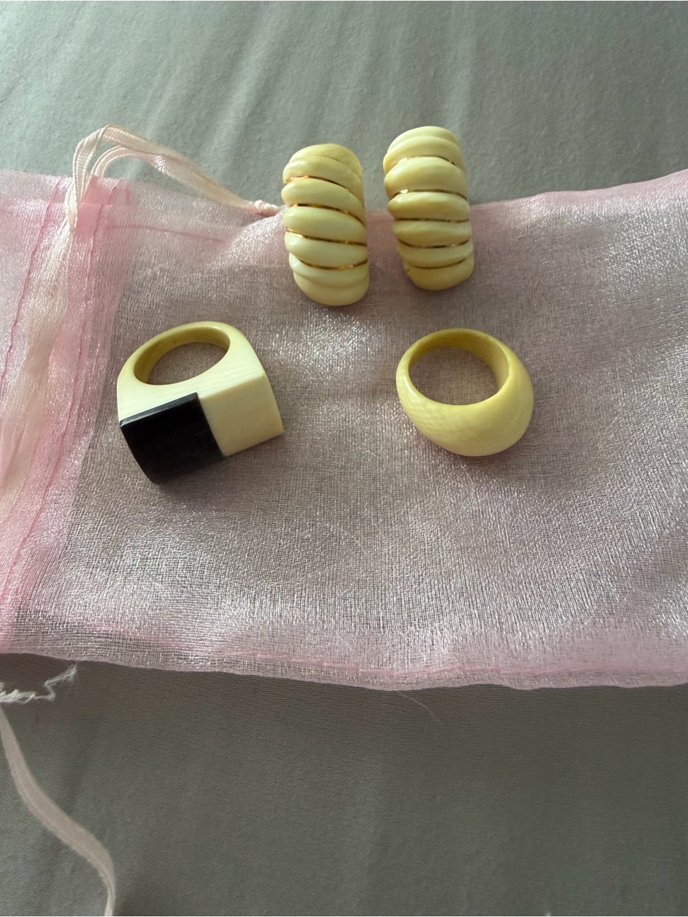 Ivory Statement Rings snd Clip-on Earrings Set - 3 piece